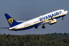 Vodkától lerészegedett utasok miatt fordult vissza Edinburghba a Ryanair járata