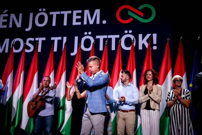 Lúdas Matyiról elnevezett alappal és digitális gyóntatószékkel indul neki a 2026-os országgyűlési választásnak Magyar Péter
