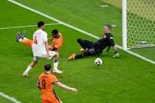 Hollandia hat perc alatt fordított, a törökök legyőzésével Eb-elődöntős