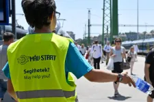 A hőség miatt vasárnaptól ásványvizet oszt a vasútállomásokon a MÁV