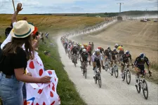 Harminckét kilométeren keresztül nyelték a port a bringások a Tour de France murvás szakaszán