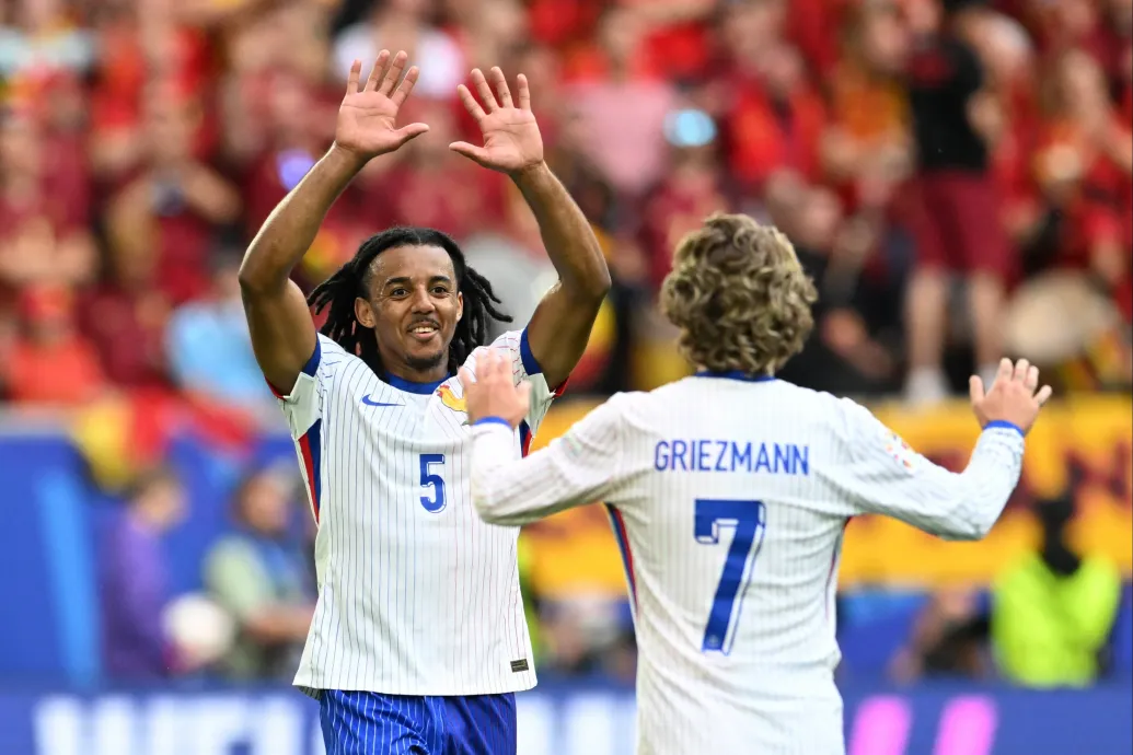 Jules Kounde, a francia válogatott sztárhátvédje óriási megkönnyebbülésnek nevezte a francia választási eredményt