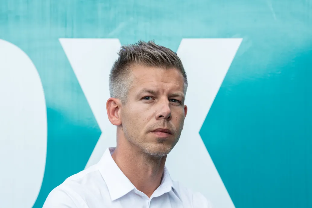 Magyar Péter Kijevbe utazik a gyerekkórházat ért találat miatt