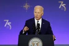 Demokrata szenátor: Biden nem tud nyerni, Trump akár az egész törvényhozást behúzhatja