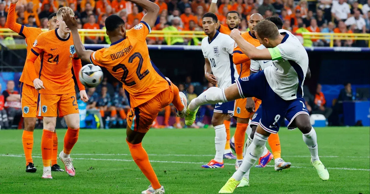 A holland kapitány kiakadt az angolok tizenegyesén, szerinte a videóbíró tönkreteszi a futballt