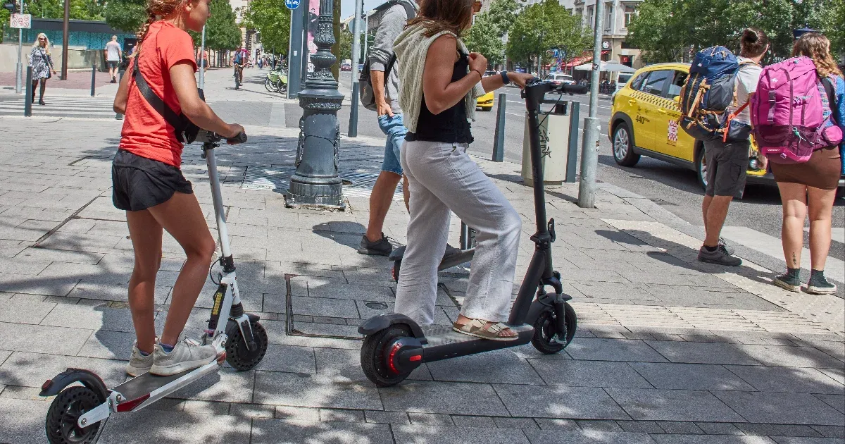 Évi 10 ezer forintba kerülhet az erősebb elektromos rollerek biztosítása júliustól