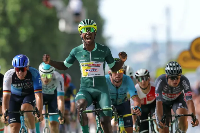 Triplázott Biniam Girmay, aki első fekete-afrikai bringásként nyert szakaszt a Tour de France-on