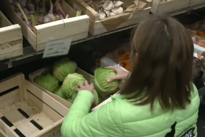 Arte: Olcsóbban lehet vásárolni a francia boltban, ha a vevők beállnak kicsit dolgozni is