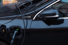 Jobban megéri elektromos autóval a napelemes program, amelyre 32 ezren jelentkeztek?