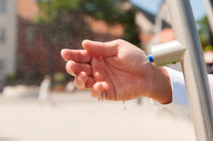 Reggeltől késő estig tilos locsolni és párakapuzni Nyáregyházán