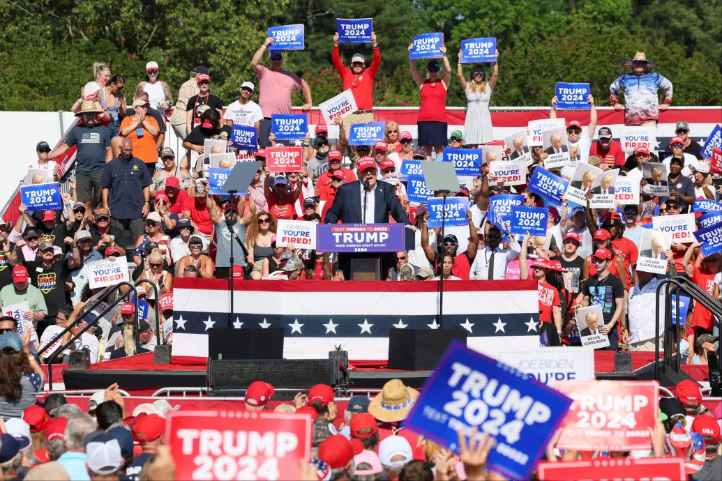 Trump most már korlátozások nélkül posztolhat a Facebookra és az Instagramra