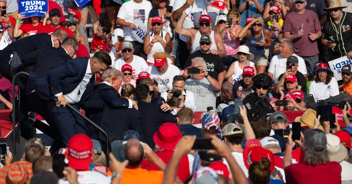 Azt kiabáltuk: hé, egy fickó van a tetőn egy puskával – szemtanúk a Donald Trump elleni merényletről