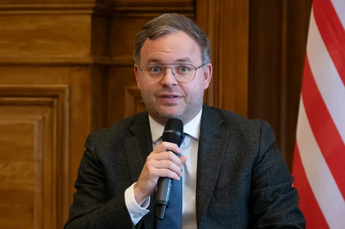 Orbán Balázs: Gyűlnek a baljós árnyak