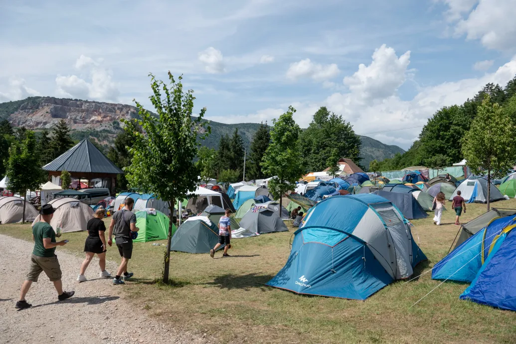 A gombaszögi tábor szervezői megvétózták Magyar Péter részvételét az Új Szó beszélgetésén