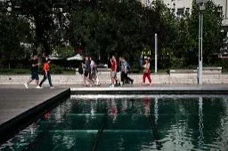 Az év eddigi legforróbb napja várható, hűsítse magát, ahogy csak tudja!