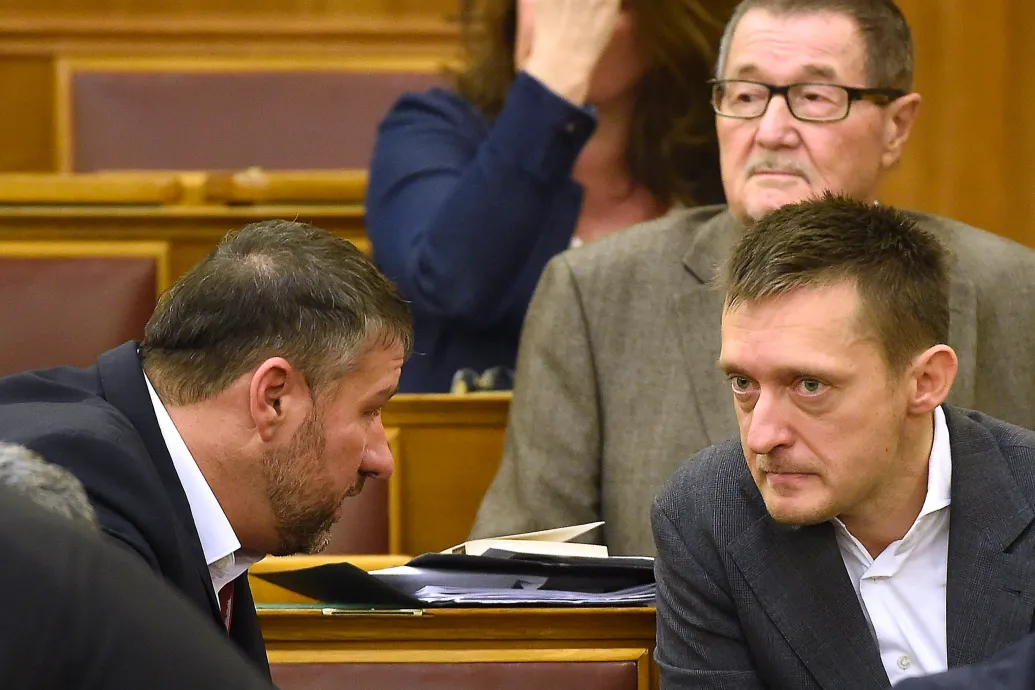 A koronatanú szerint Simonka György egyeztetett Rogán Antallal és Kubatov Gáborral a korrupciós ügyéről