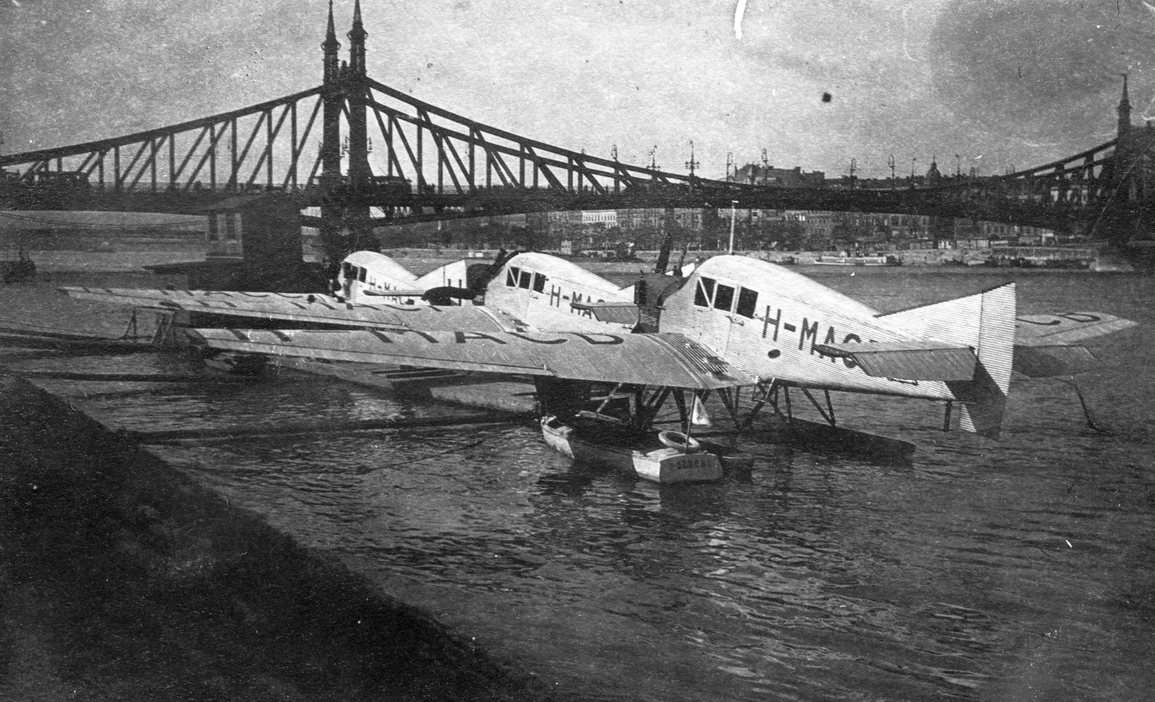  1923 és 1926 között hidroplánállomás működött a Szent Gellért térnél – Fotó: Weygand Tibor / Fortepan