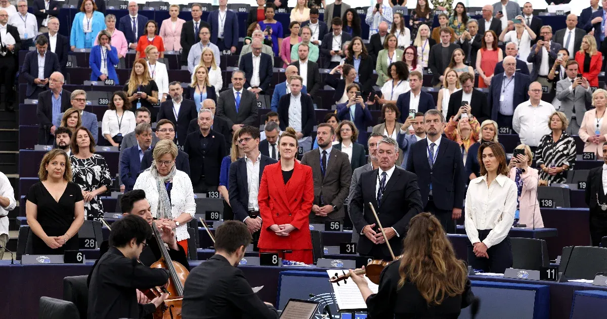 Many Fidesz members remained seated during the happy day that opened the European Parliament's opening session.