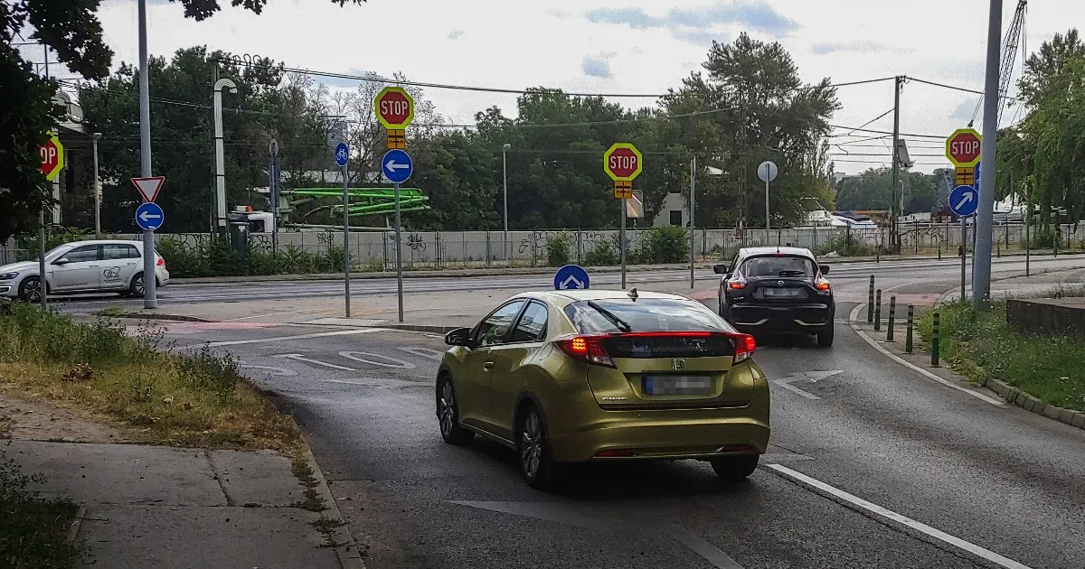 Hiába a halálos gázolás, a magyar autósok még most sem értik a stoptáblát