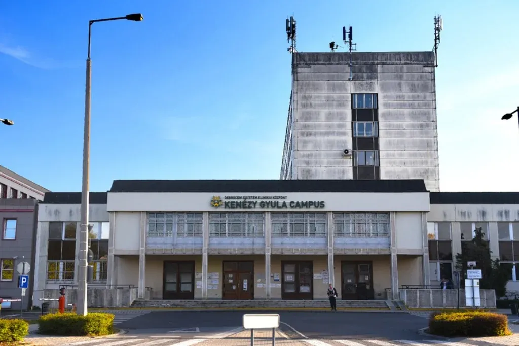 Tűz volt a debreceni egyetemi klinikán, 150 embernek kellett elhagynia az épületet