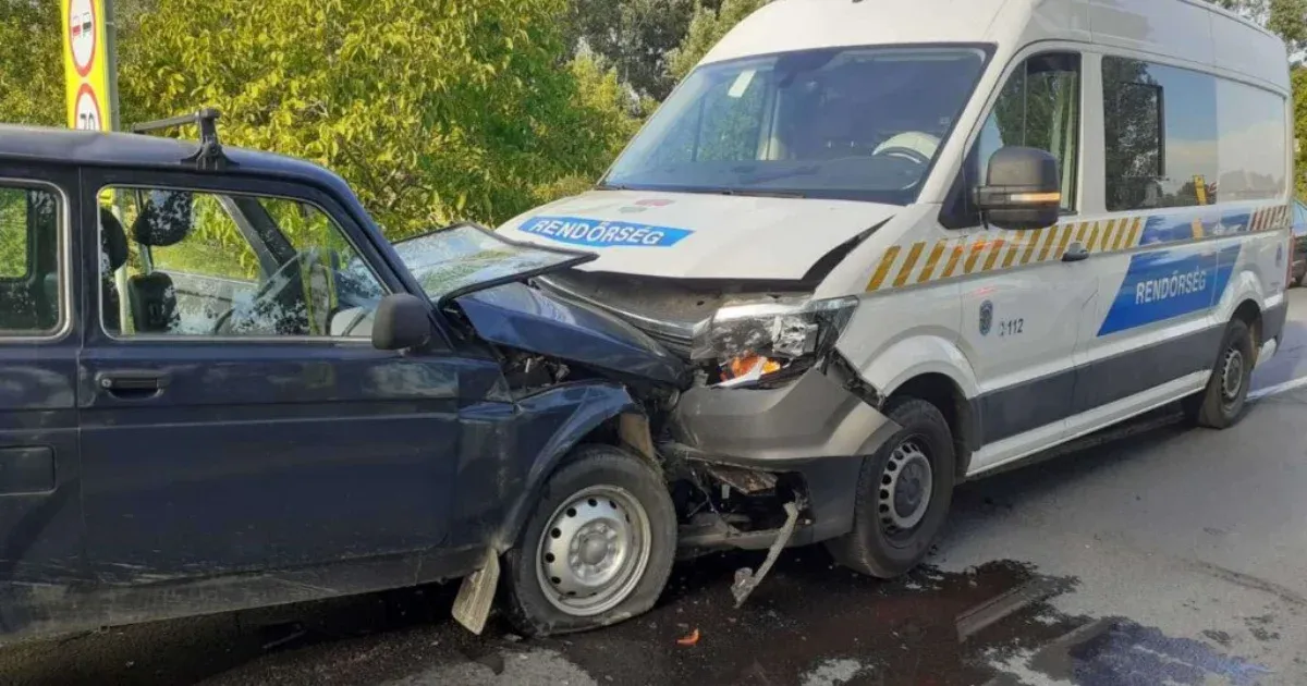 Büntetőfékezett, fejszenyéllel esett egy rendőrautónak, majd kilencvennel beleszállt egy rendőségi kisbuszba a Pest megyei ámokfutó