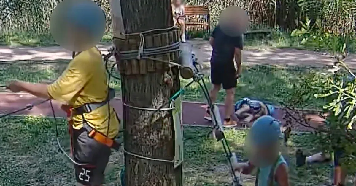 Eltiltja a Magyar Karate Szakszövetség azt az edzőt, aki durván felrúgott egy gyereket a szolnoki kalandparkban