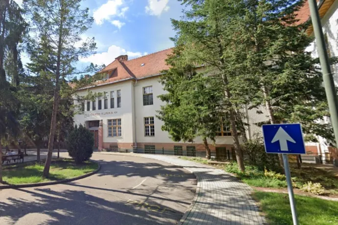 A szülők vittek ventilátorokat a Debreceni Gyermekklinikára, de így se lett jobb a hőhelyzet