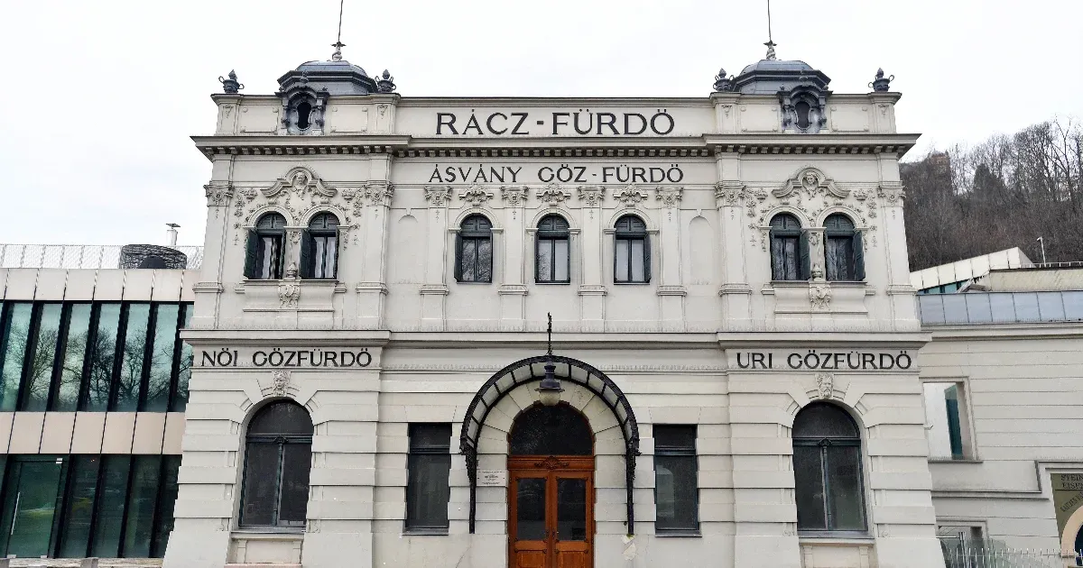 Nem sikerül felújítania a fővárosnak a haldokló Rác fürdőt, eredménytelen lett a tender