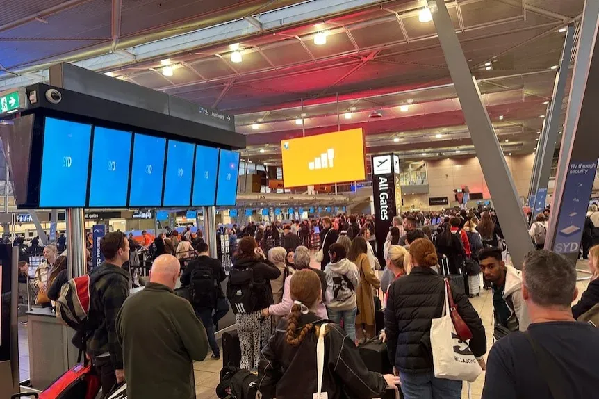 Világszerte tömeges leállásokat okoz egy informatikai hiba