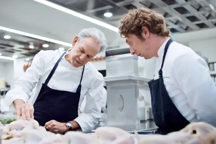 Thomas Keller a sorozat 3. évadában – Forrás: FX Networks