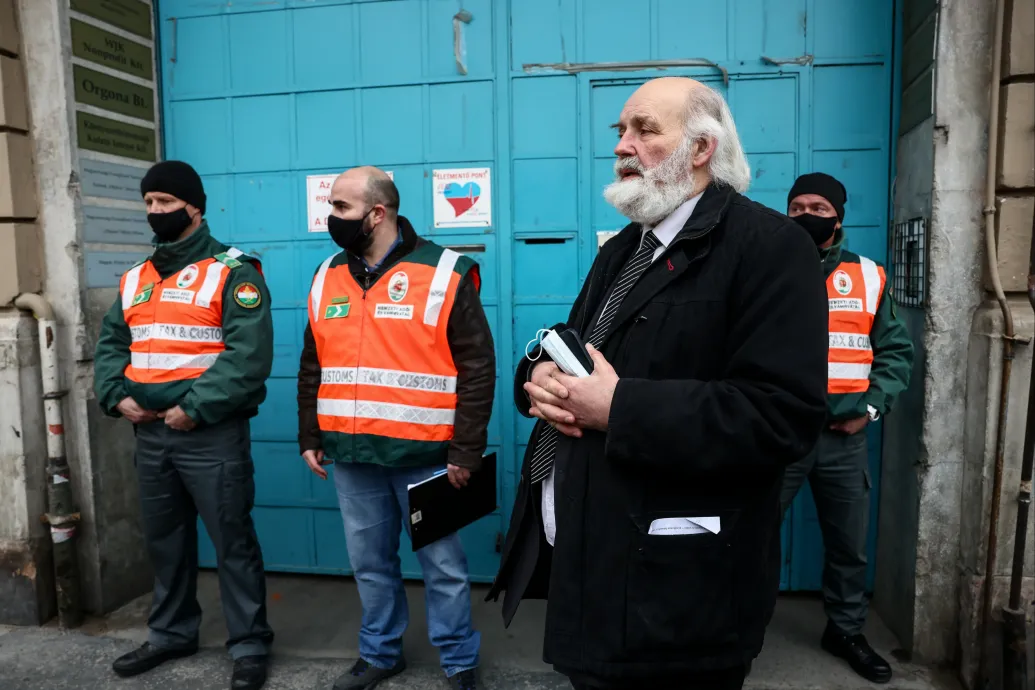 Bajban Iványi Gáborék, a NAV inkasszálja a MET számláit