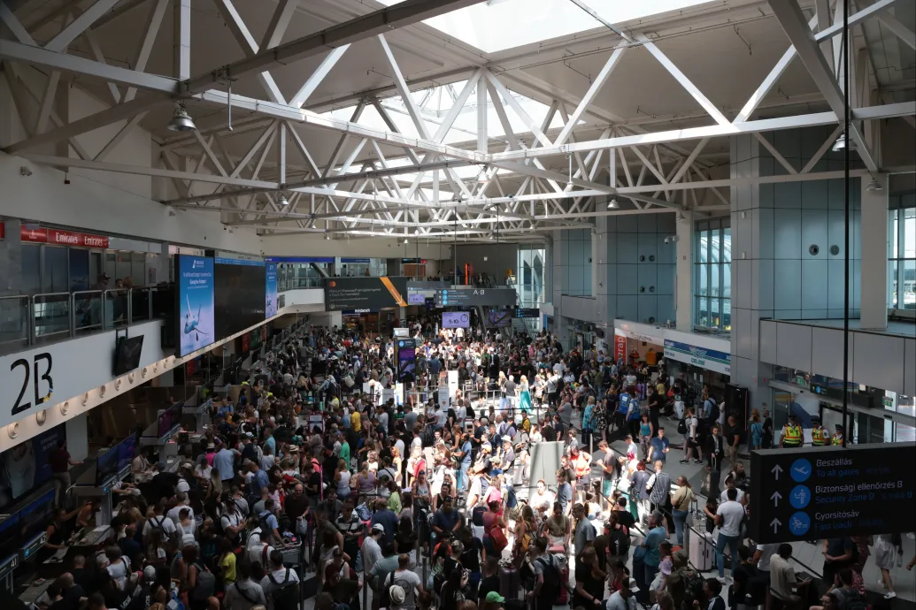 Szicíliában és Mallorcán is ragadtak magyarok a repülőtéri leállások miatt