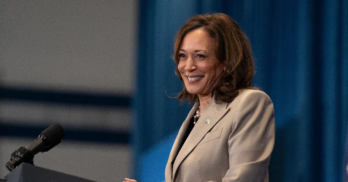 Kamala Harris habla con los principales donantes demócratas