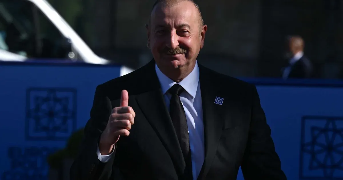 Az azeri elnöknek eszébe jutott, hogy Új-Kaledónia francia gyarmati elnyomásának véget kell vetni