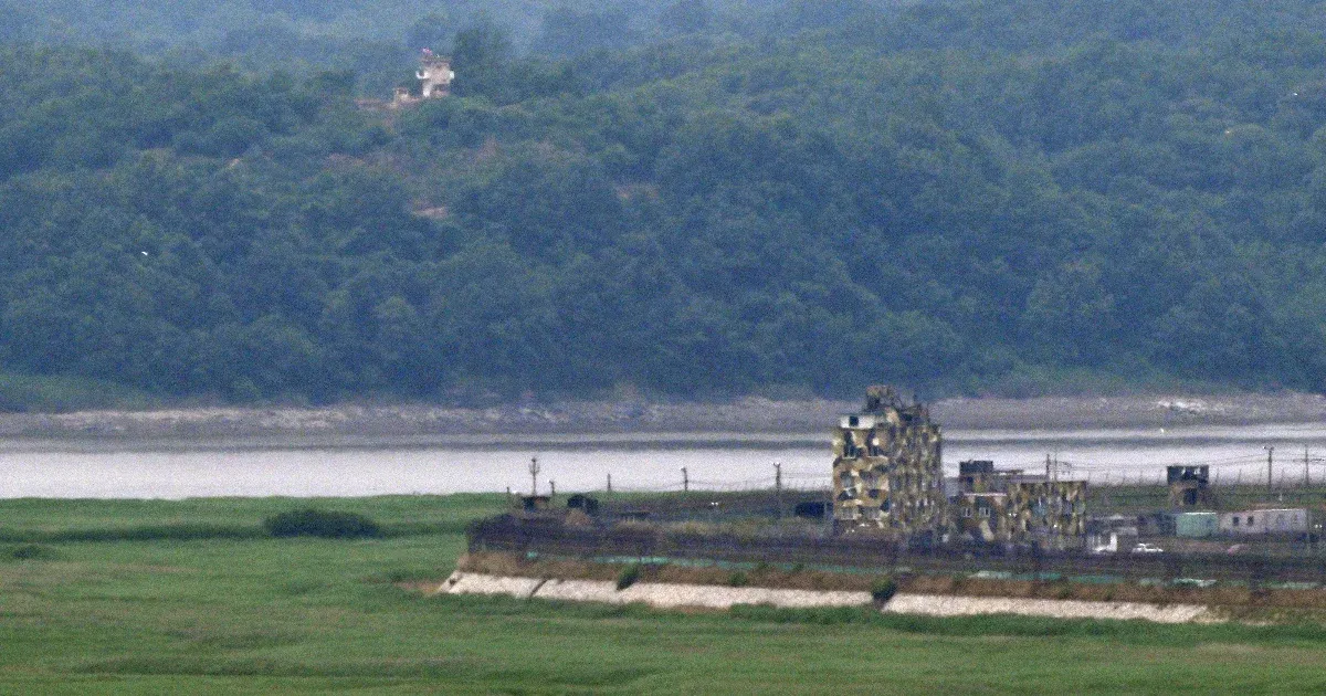 Állatürülékes, cigicsikkes léggömböket küld Észak-Korea délre, K-poppal válaszol rá Dél-Korea