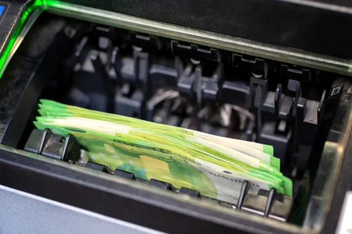 Előzetes letartóztatásba helyezték az Arad megyei bankautomata-rablás harmadik gyanúsítottját is