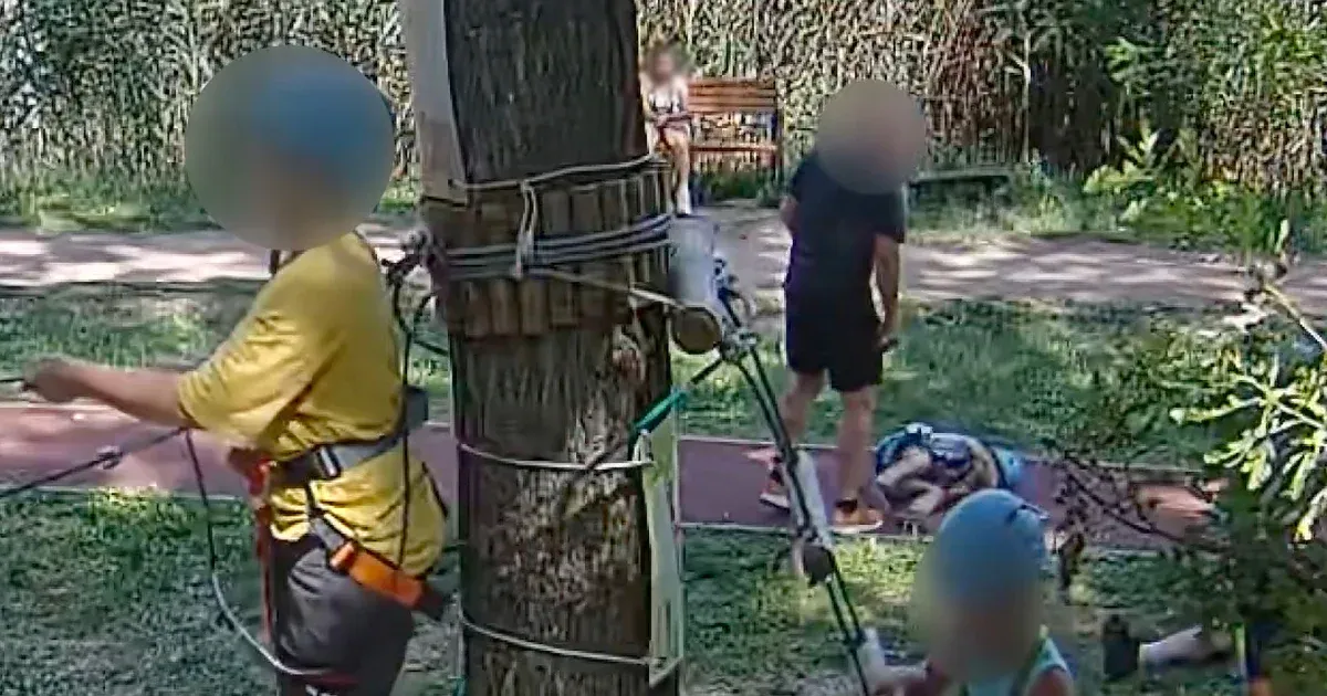 A kisfiút felrúgó karateedző ellen garázdaság miatt nyomoznak, de súlyosabb ügyben is meggyanúsíthatják