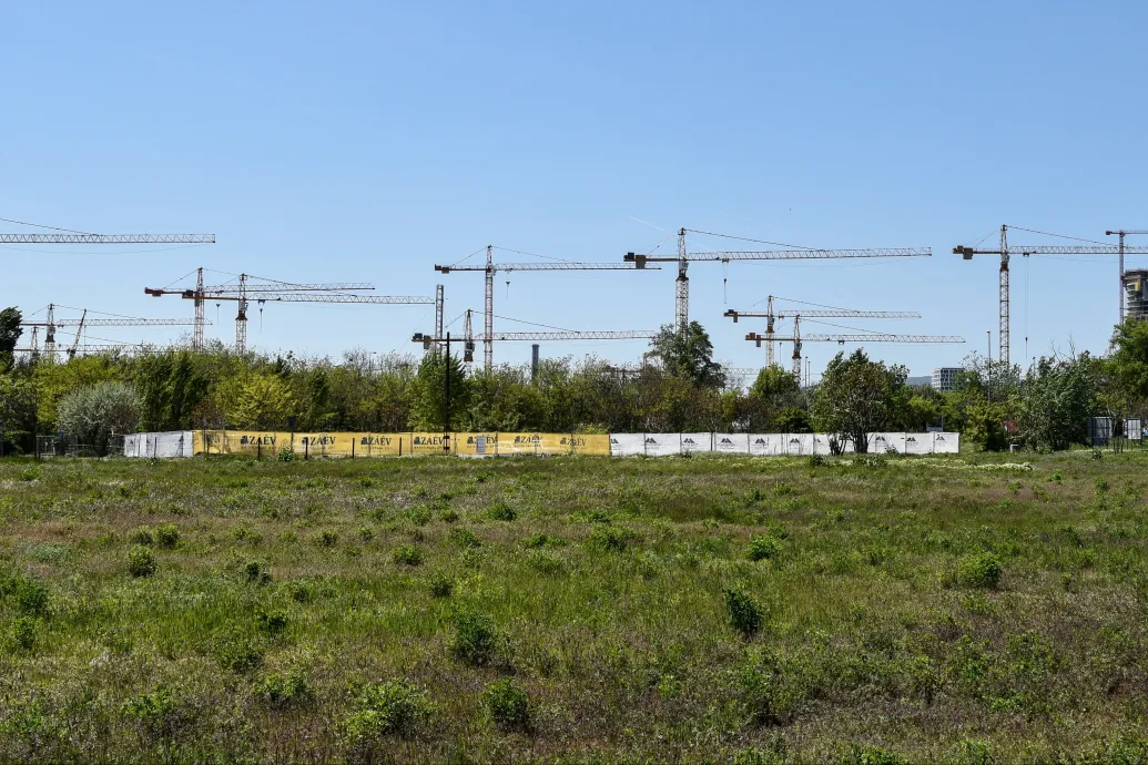 Rákérdeztek Polt Péternél, mire mennek el a milliós díjazások két vagyonkezelő alapítványnál