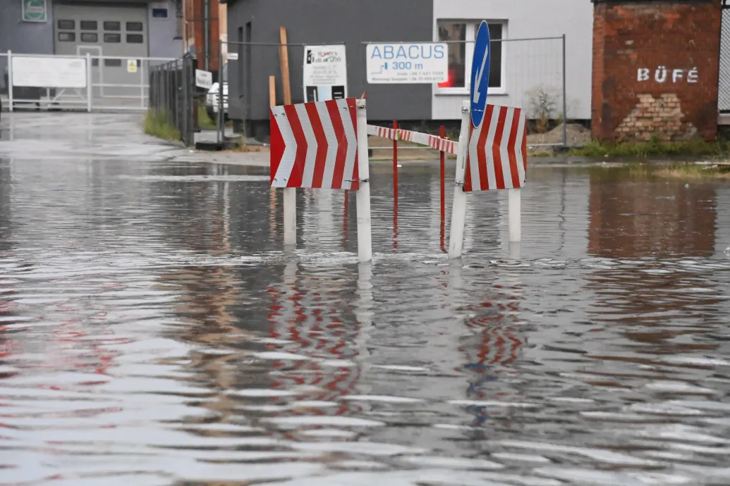 Intenzív eső, viharos szél, villámárvizek: nagy változás előtt áll az időjárás
