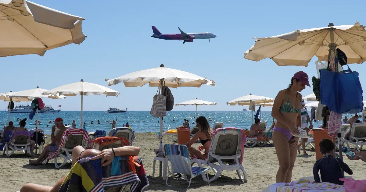 Törölte a Budapestre tartó járatunkat a Wizz Air, 760 ezer volt hazajutni. Mi lesz most?