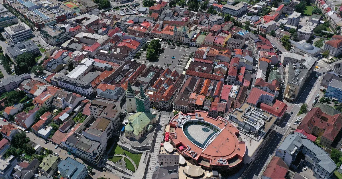 Meg kellett várni az orvost, 12 órán keresztül kerülgették egy férfi holttestét egy szlovák panzióban