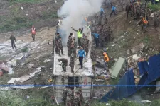 Kigyulladt, majd lezuhant egy repülőgép Nepálban, legalább 18 ember meghalt