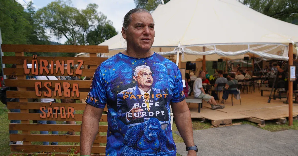 Új Orbán-pólót készített a miniszterelnök egyik legnagyobb rajongója