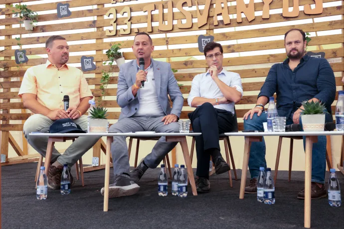 Orbán Balázs szerint a demokrácia értelmes és jó állapotát mutatja, hogy a háborúról szólt a Fidesz kampánya
