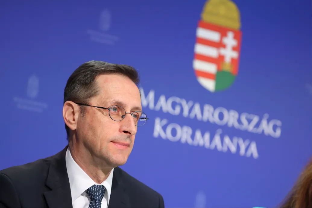 Varga Mihály szerint a piacinál kedvezőbb feltételekkel vetet fel a kormány a kínai gigahitelt