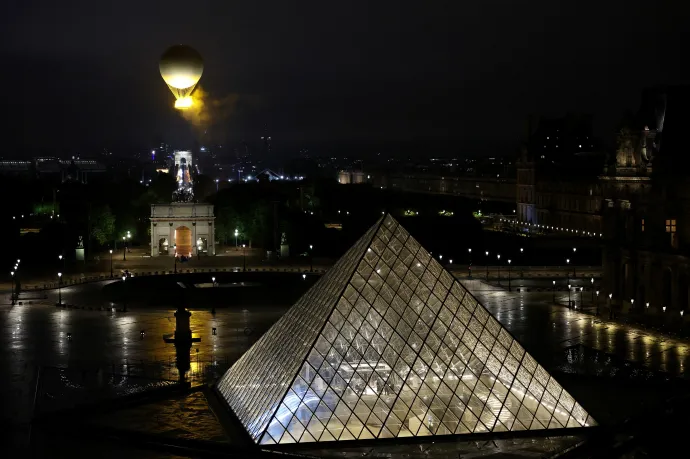 Hőlégballon vitte fel az olimpia lángját Párizs fölé, Céline Dion Edith Piaf dalával zárta a megnyitót