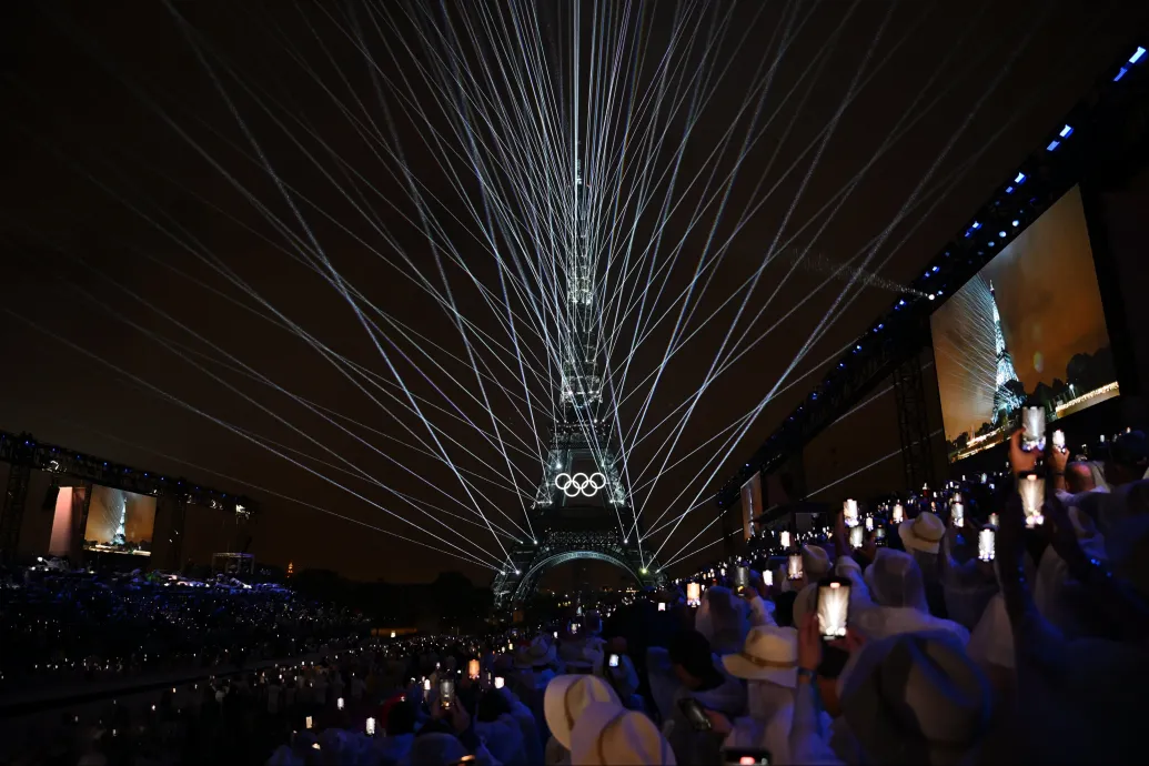 Egyenlőség, Eurovízió, lézershow – Párizs új szintre emelte az olimpiai nyitóünnepségek show-ját