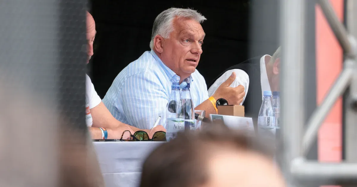 Küldtünk egy kérdést Orbánnak Tusványoson, de nem csúsztunk át a szűrőn