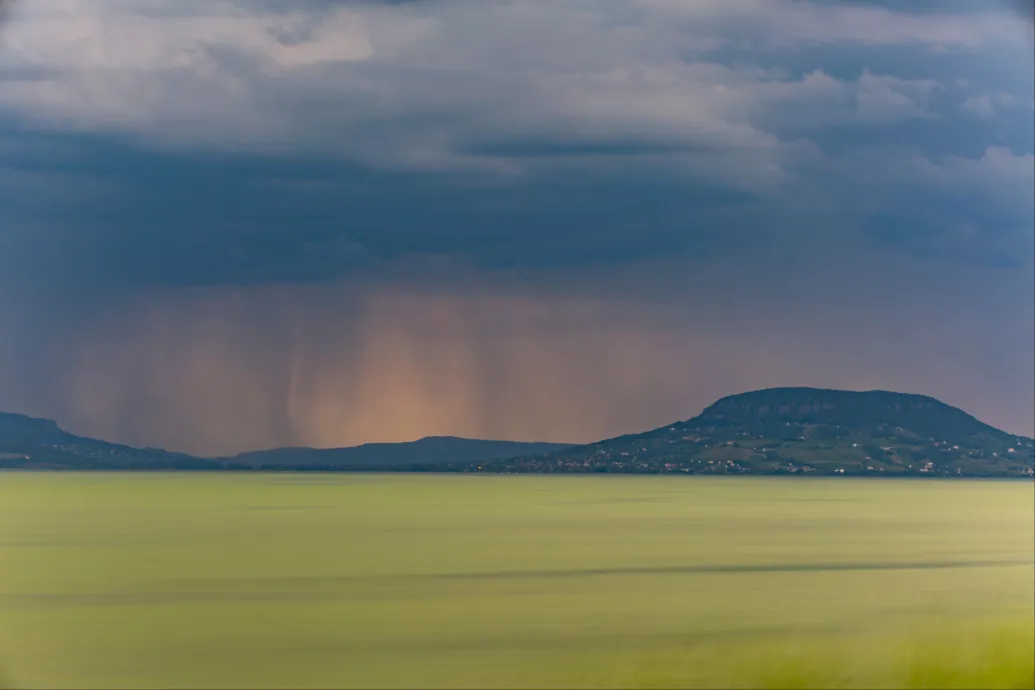 Előjel nélkül csaphat le egy hidegfront a Balatonra vasárnap