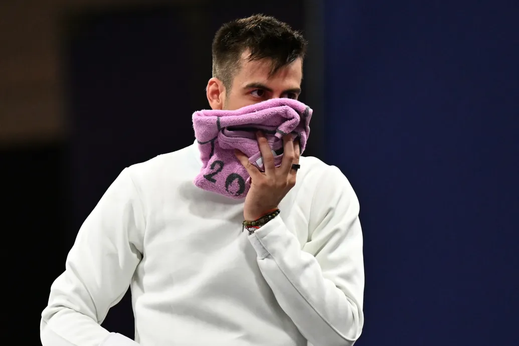 Már az első körben kiesett az aranyesélyes párbajtőröző, Koch Máté